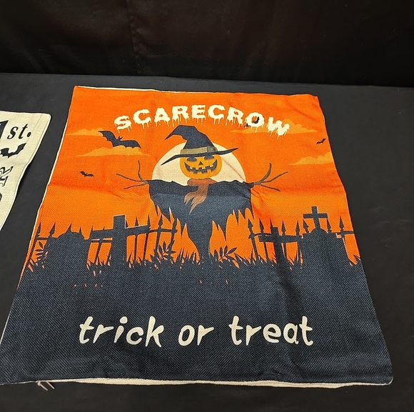 Lot Of 4 Pillow Covers 18" x 18" Each Decorative Halloween Festive For Couch - Picture 4 of 10